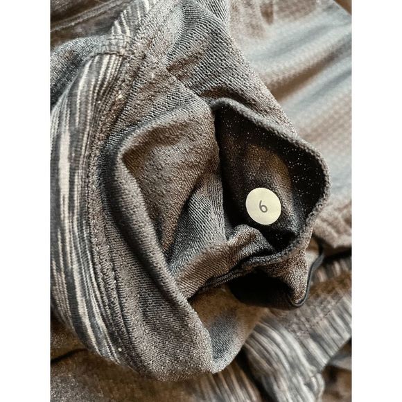 Lululemon  Power Dance Tank Heathered Charcoal Size 6 - Picture 6 of 6